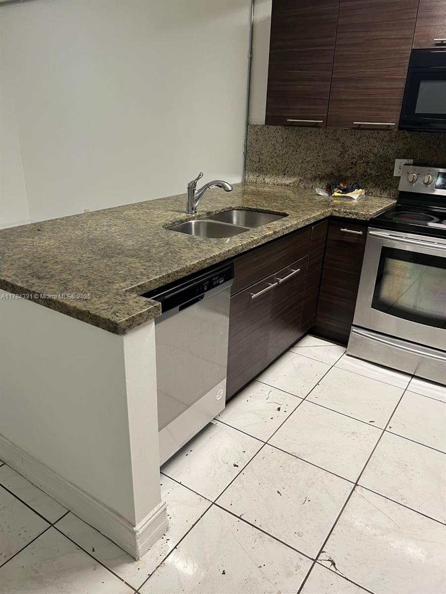 5955 NW 25th Ct #208, Sunrise, Florida image 2