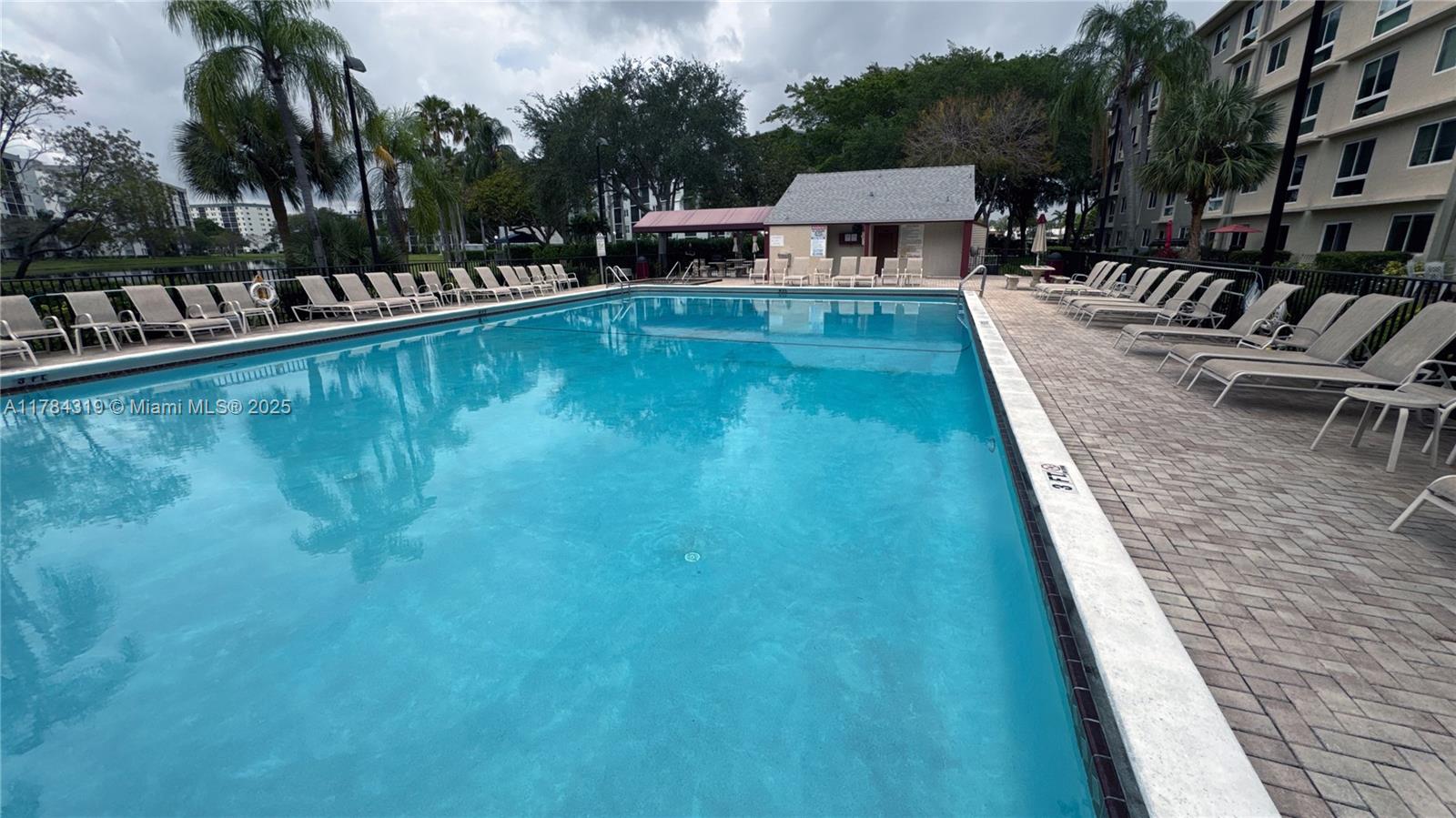 2216 N Cypress Bend Dr 501