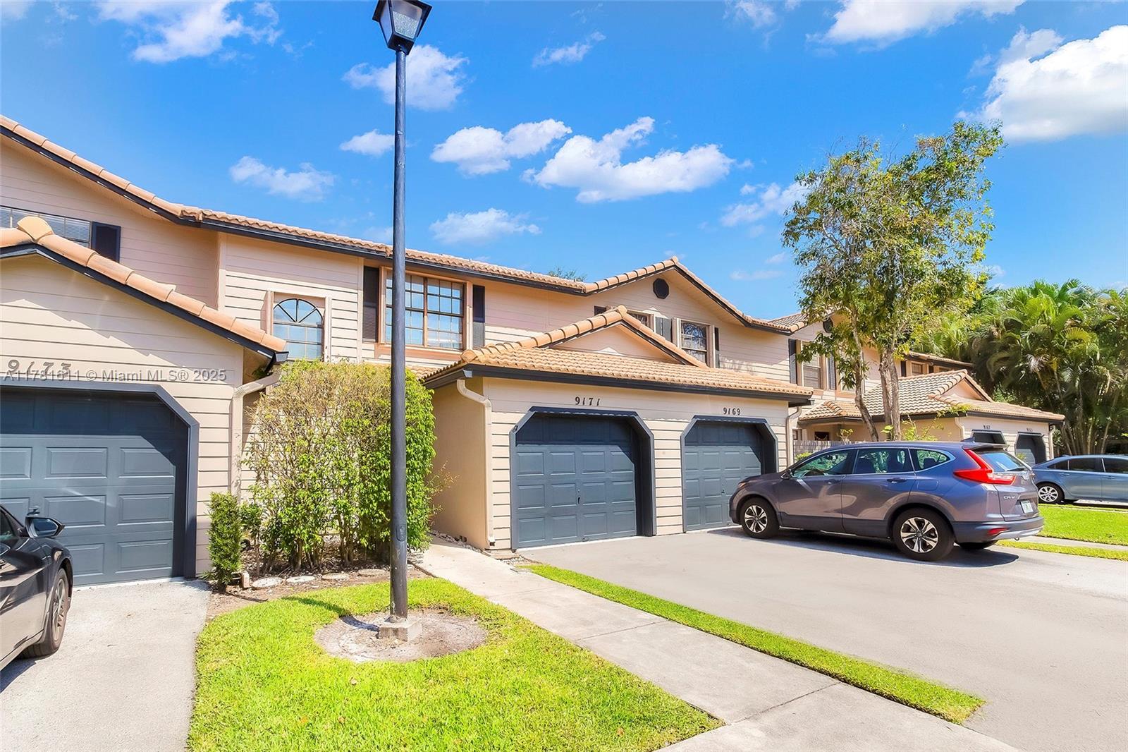 9171 Vineyard Lake Dr, Plantation, Florida image 3