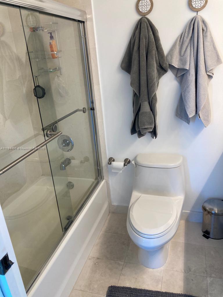 60 SW 13th St #5013, Miami FL 33130