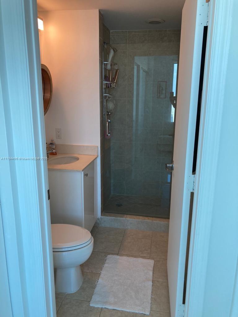 60 SW 13th St #5013, Miami FL 33130