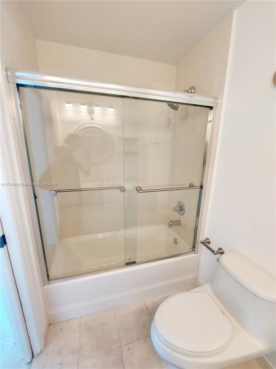 60 SW 13th St #5013, Miami FL 33130