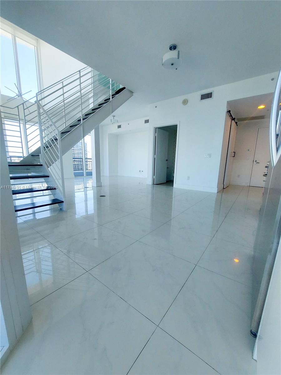 60 SW 13th St #5013, Miami FL 33130