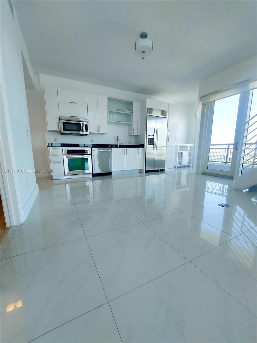 60 SW 13th St #5013, Miami FL 33130