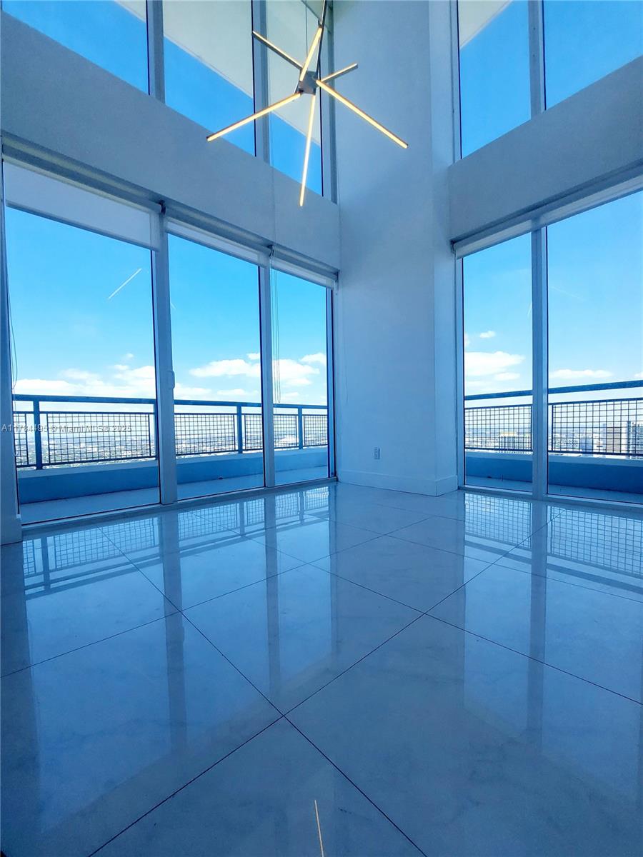 60 SW 13th St #5013, Miami FL 33130
