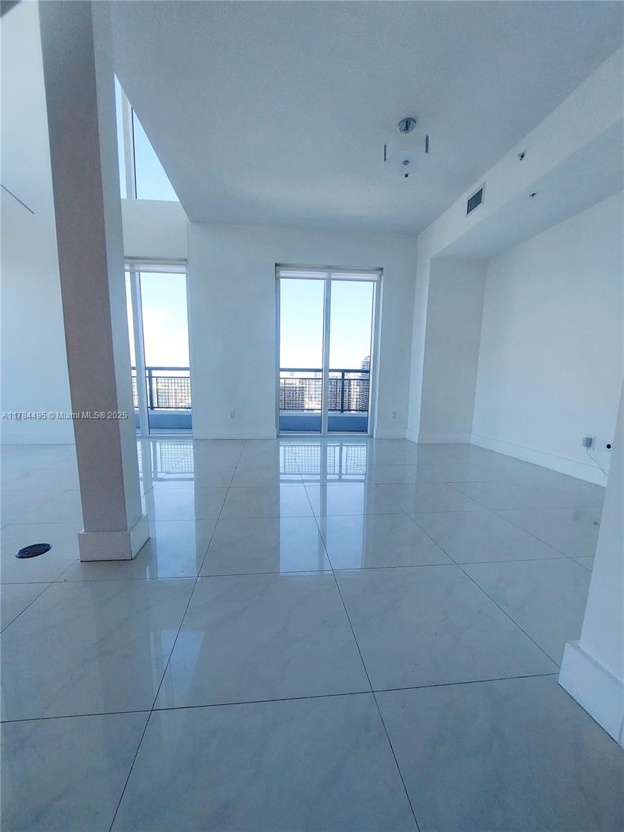 60 SW 13th St #5013, Miami FL 33130