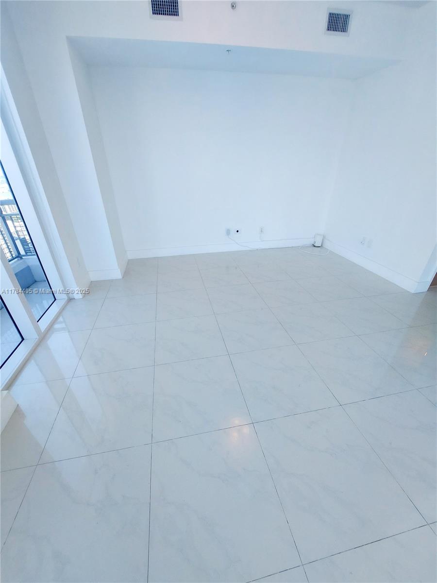 60 SW 13th St #5013, Miami FL 33130