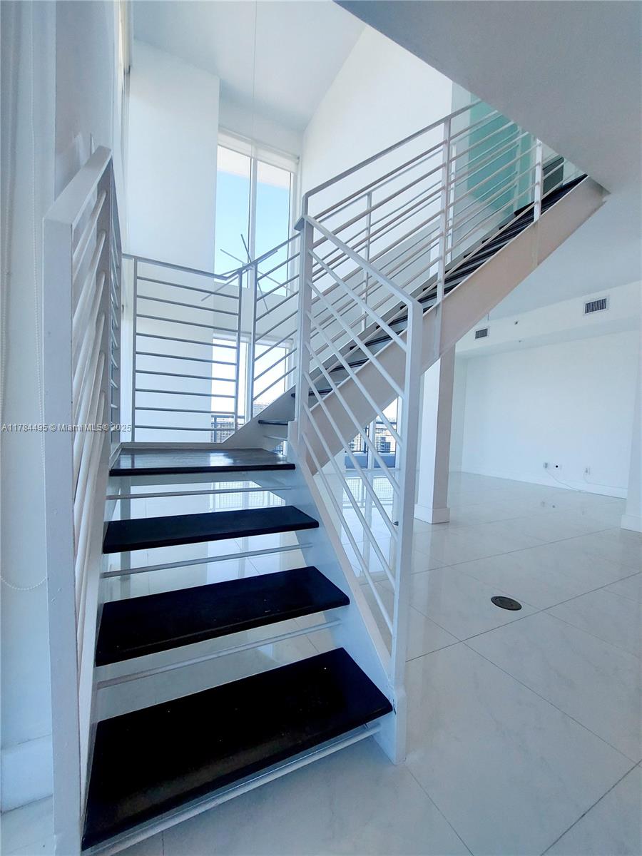 60 SW 13th St #5013, Miami FL 33130