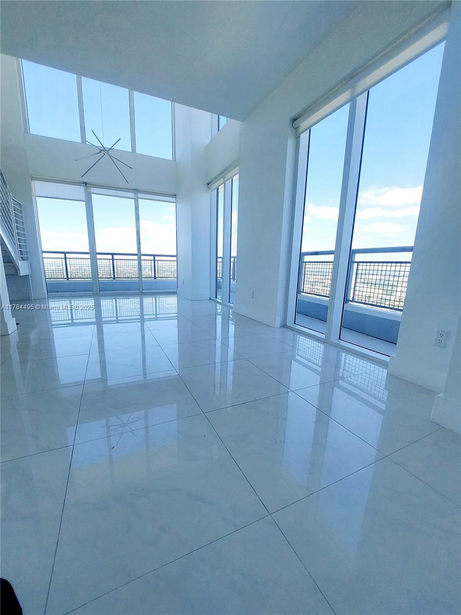 60 SW 13th St #5013, Miami FL 33130