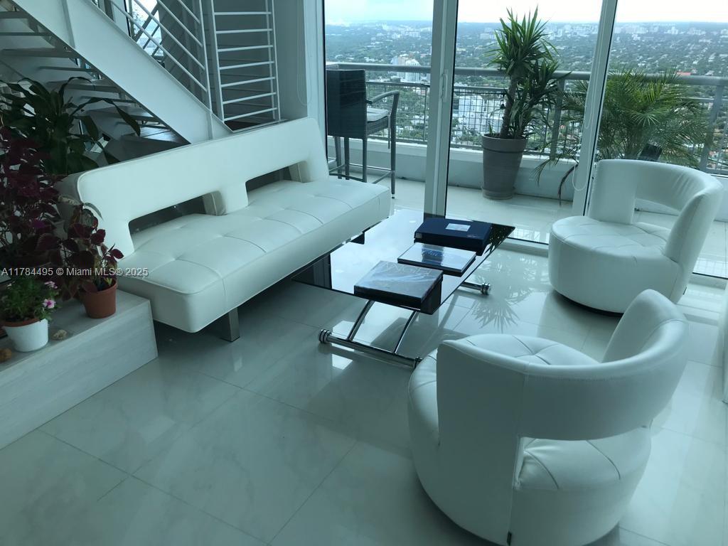 60 SW 13th St #5013, Miami FL 33130