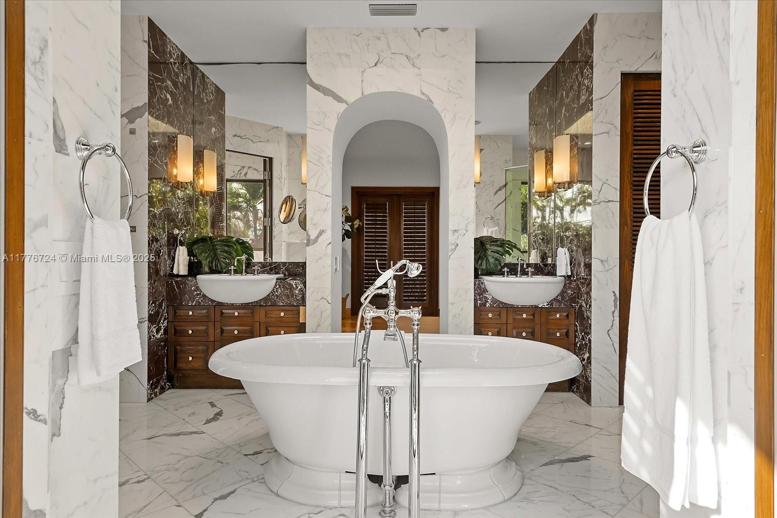 551 S Mashta Dr, Key Biscayne, Florida image 31