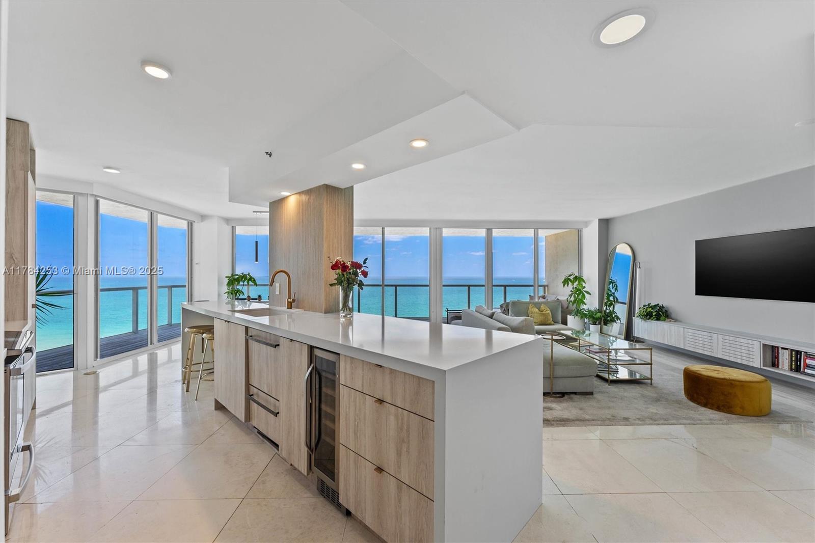 Apartamento à Venda em Miami Beach, FL