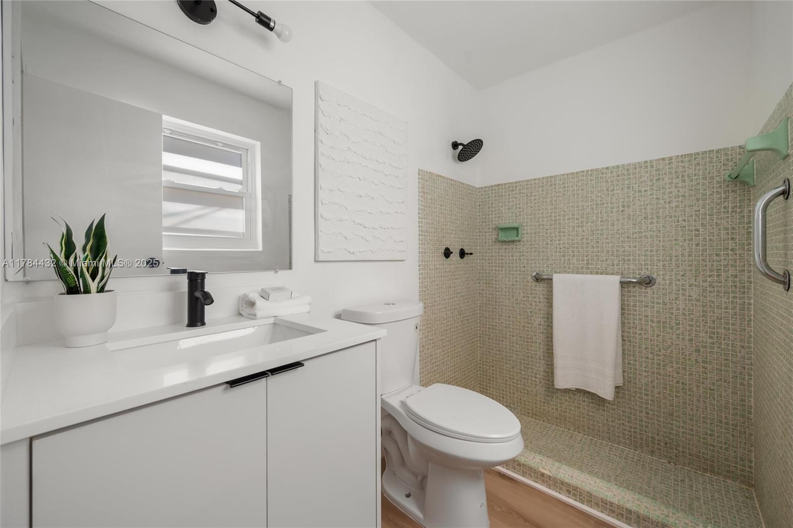 Listing Photo 14
