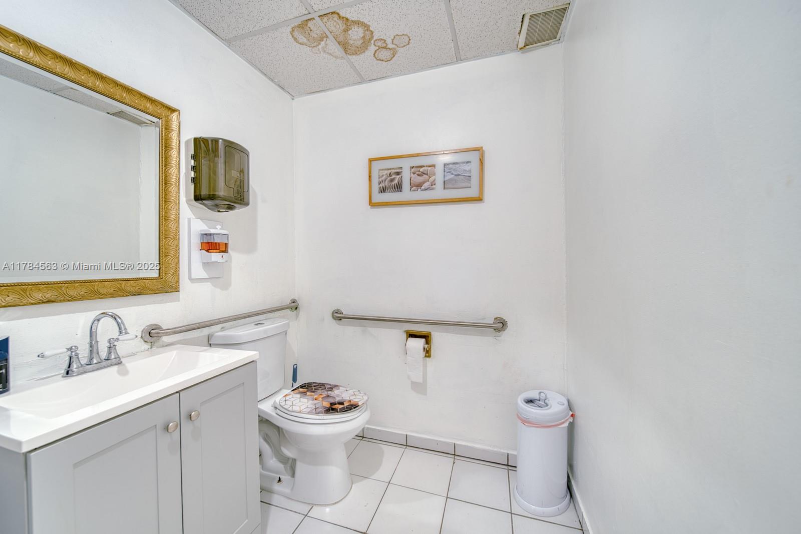 Modern, Fully Equipped Beauty Salon For Sale - Eureka & Fl Turnpike Iii