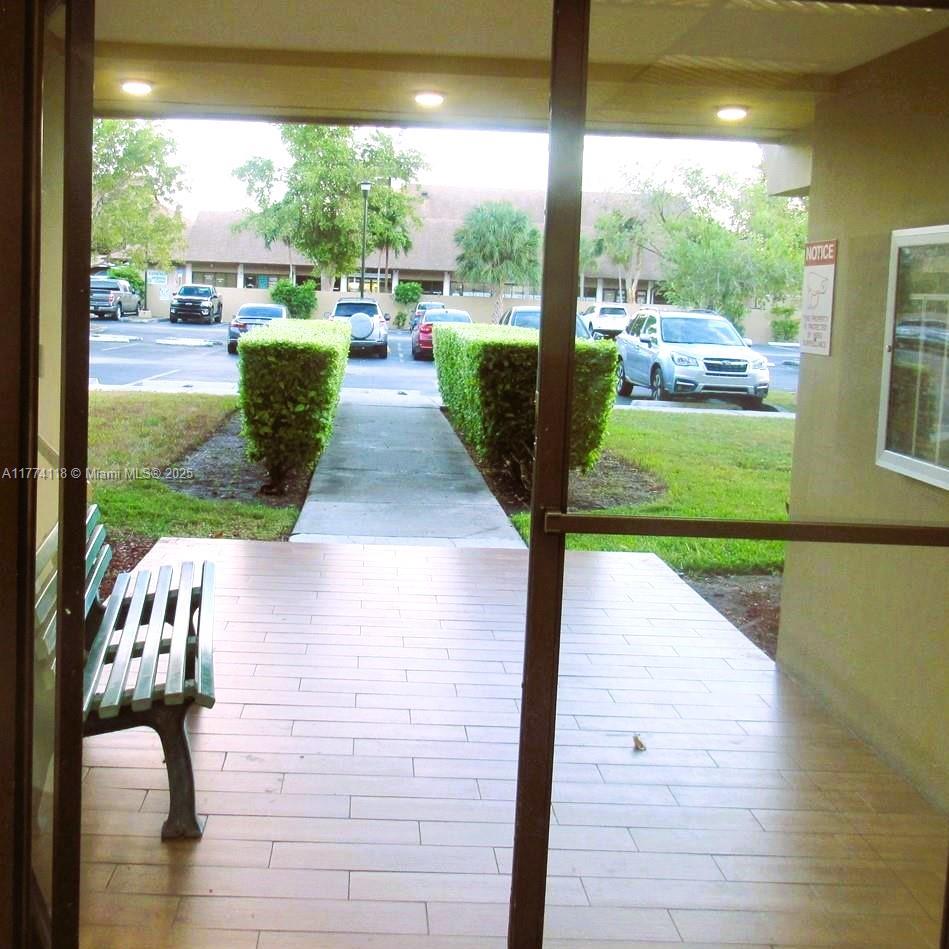 10431 N Kendall Drive #D211, Kendall, Florida image 6