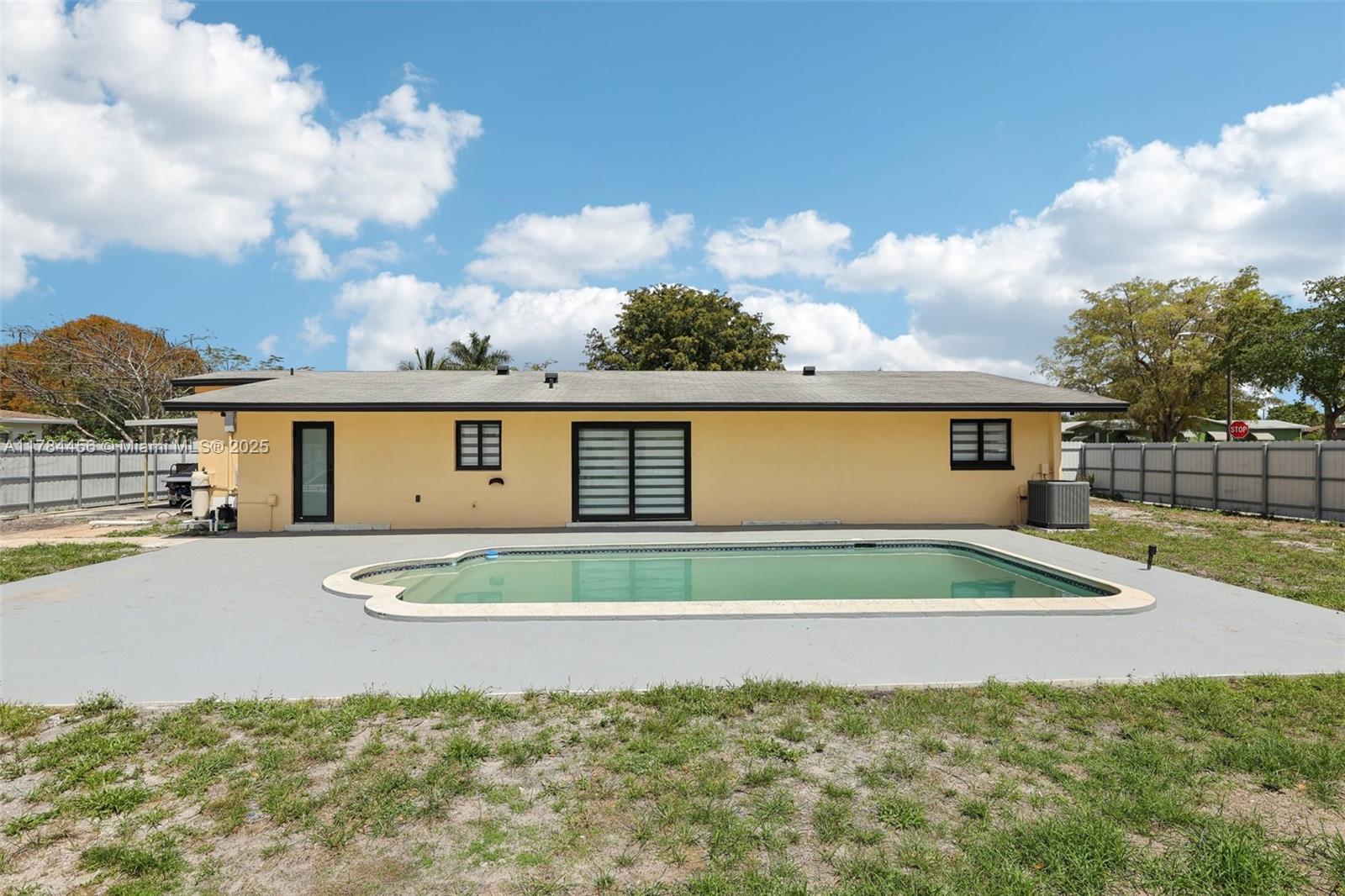 7420 Mckinley St, Hollywood, Florida image 41