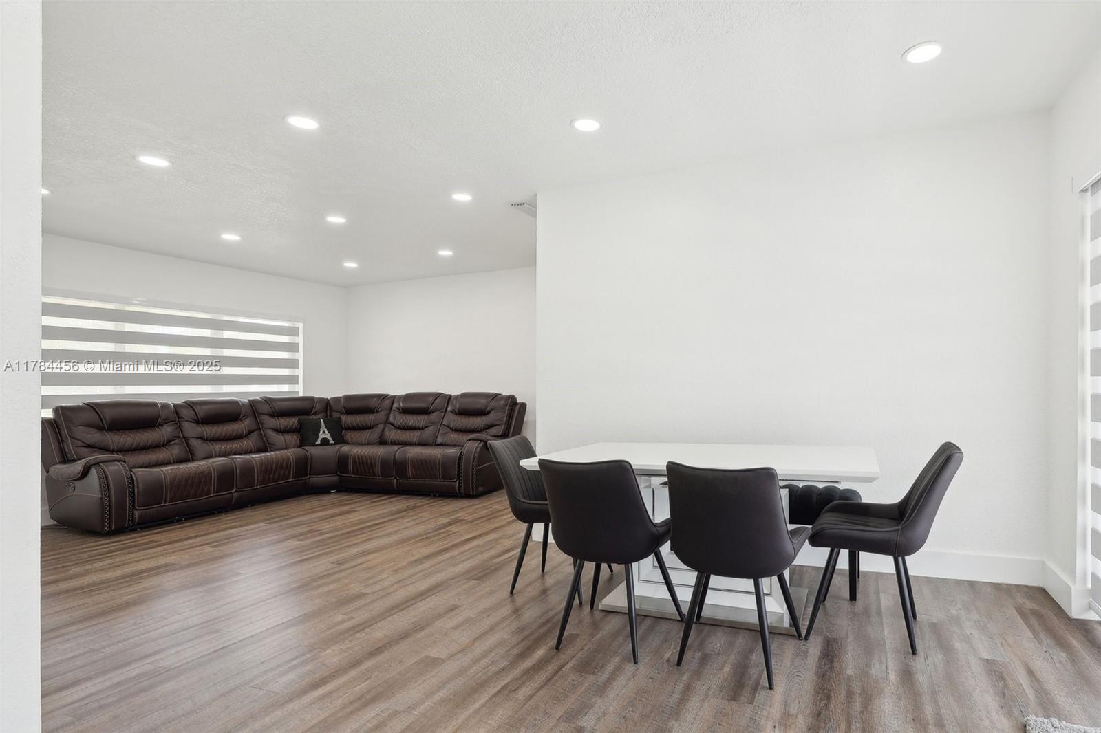 7420 Mckinley St, Hollywood, Florida image 9
