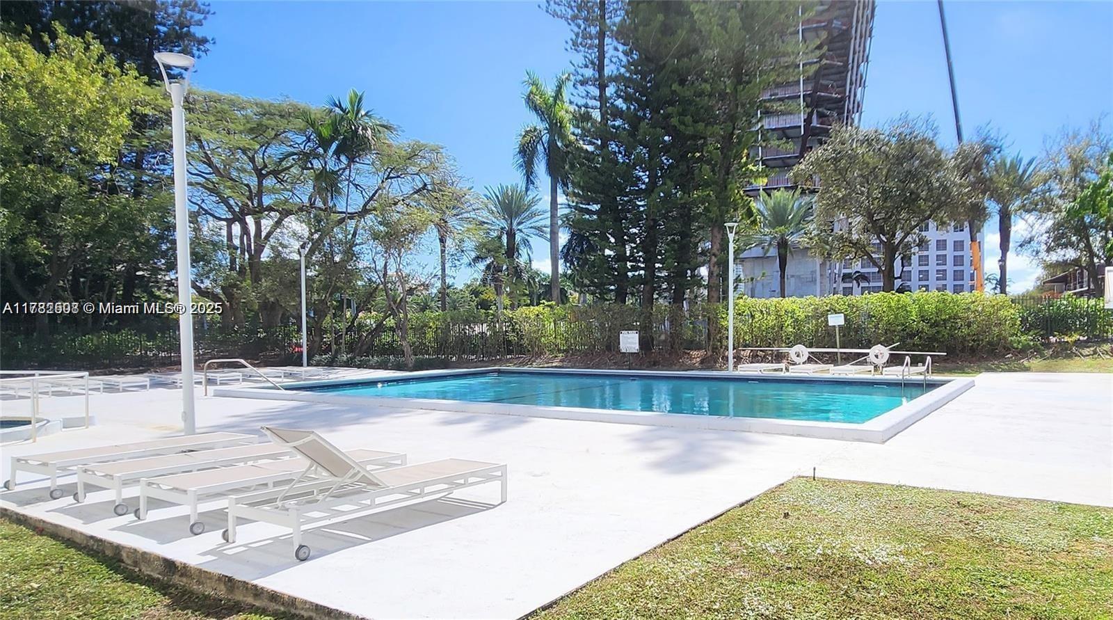 20100 W Country Club Dr #PH-03, Aventura, Florida image 22