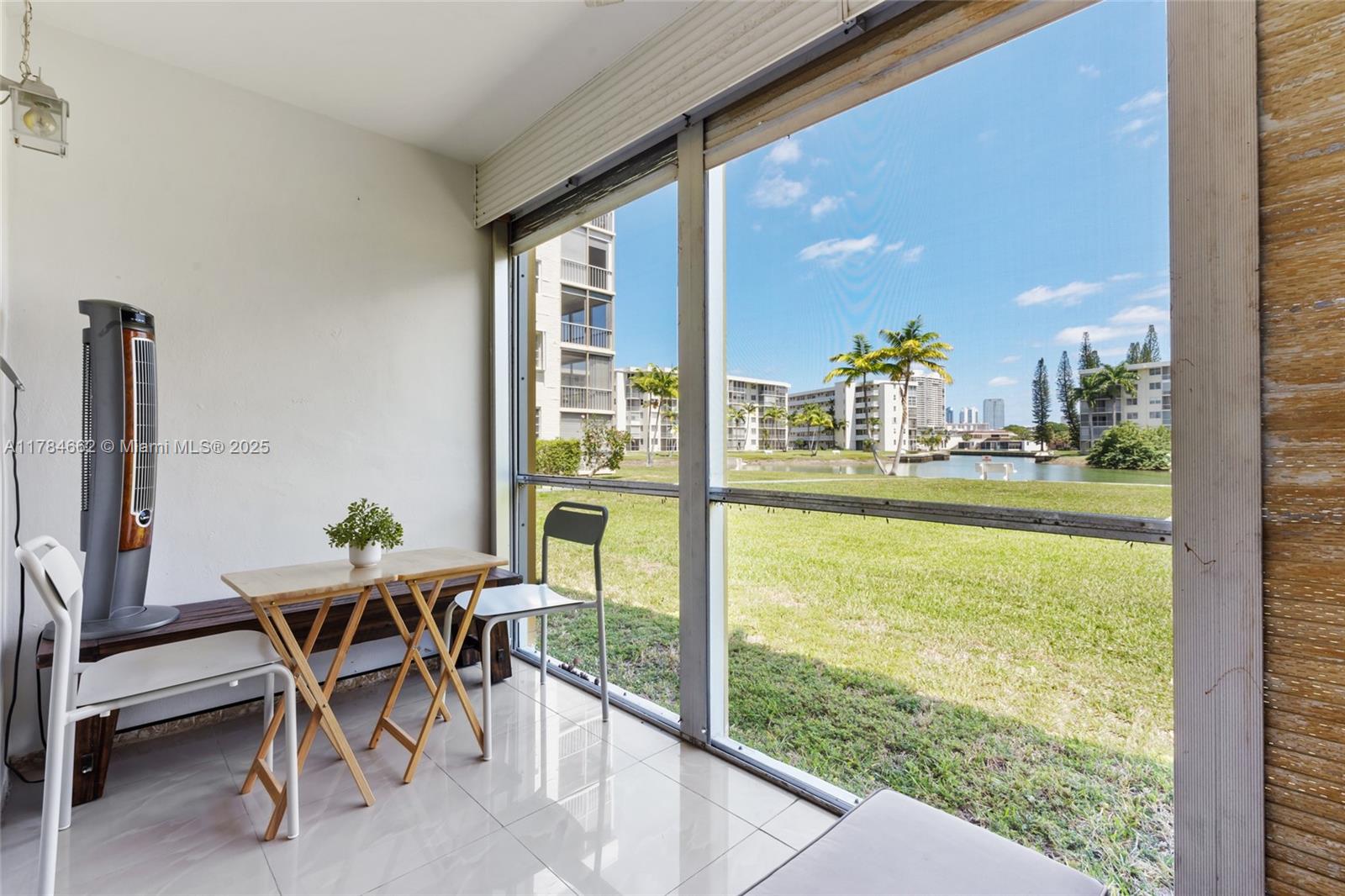 2851 Leonard Dr #J109, Aventura, Florida image 7