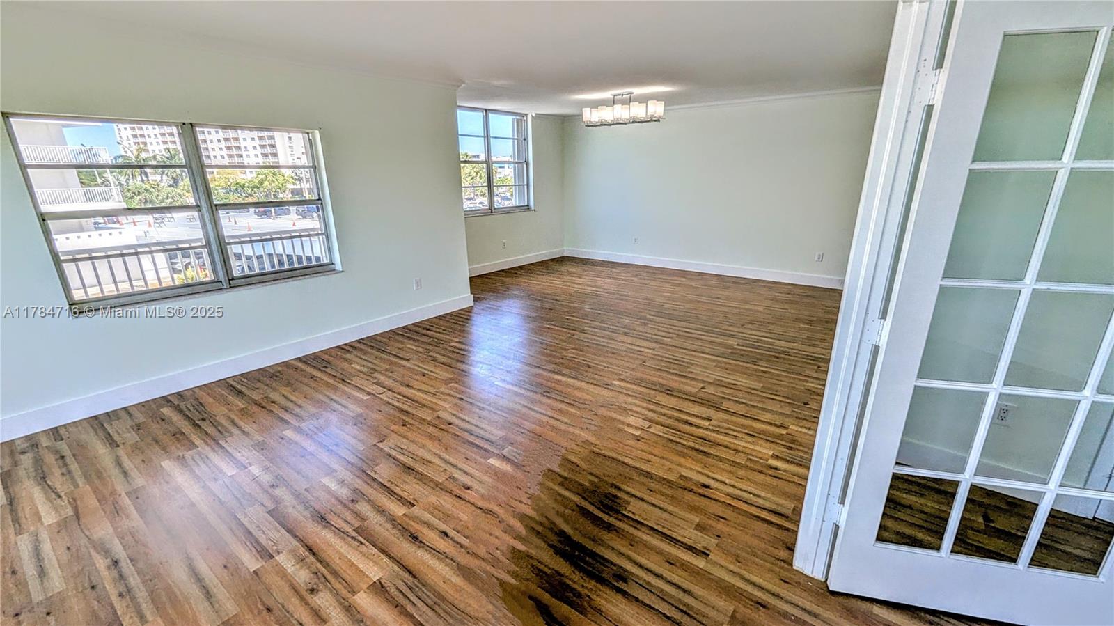 Listing Photo 11