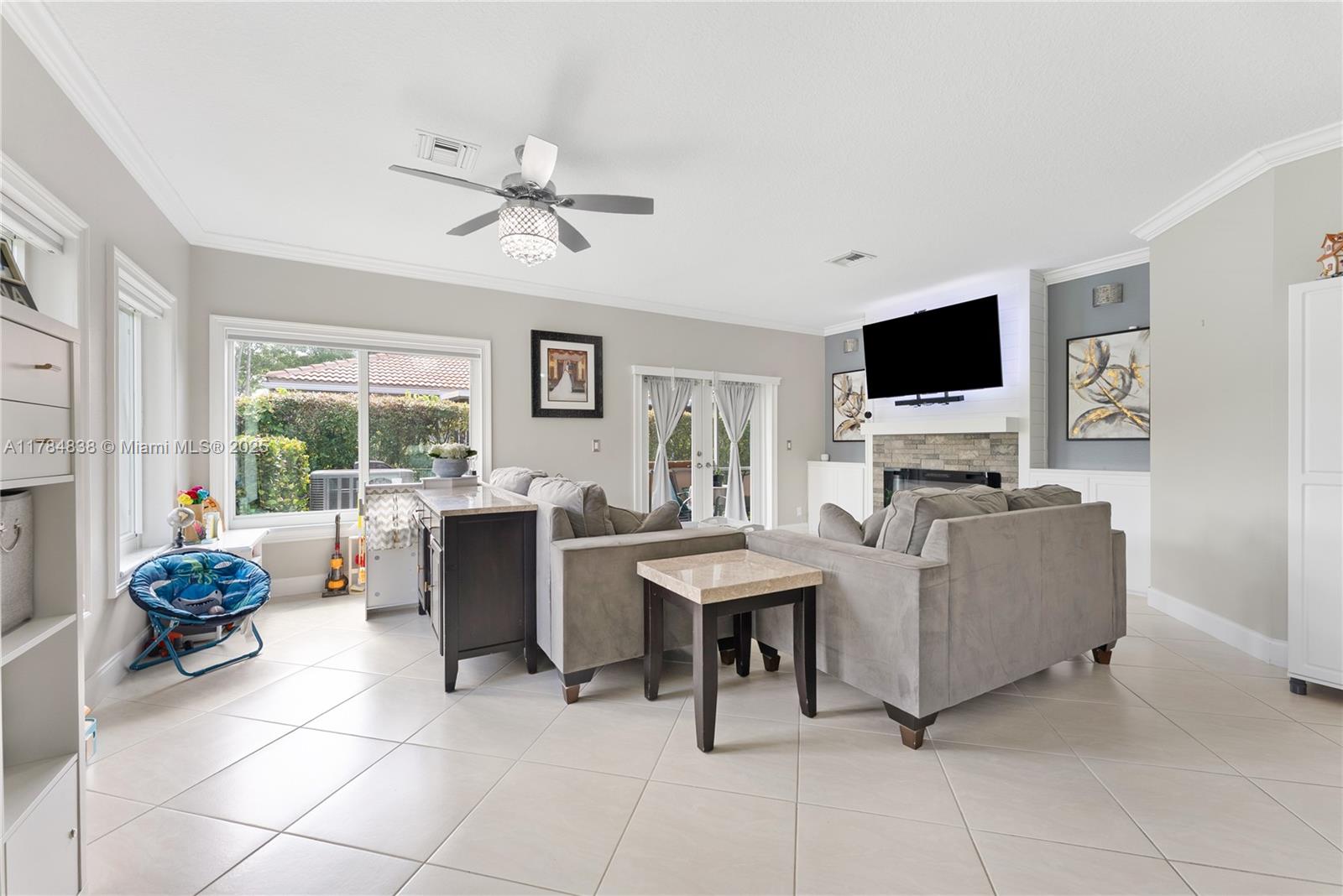 1070 SW 42nd Ter, Deerfield Beach, Florida image 2