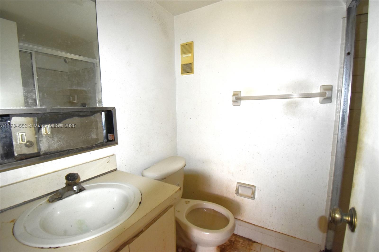 8592 W Sunrise Blvd #303, Plantation, Florida image 13