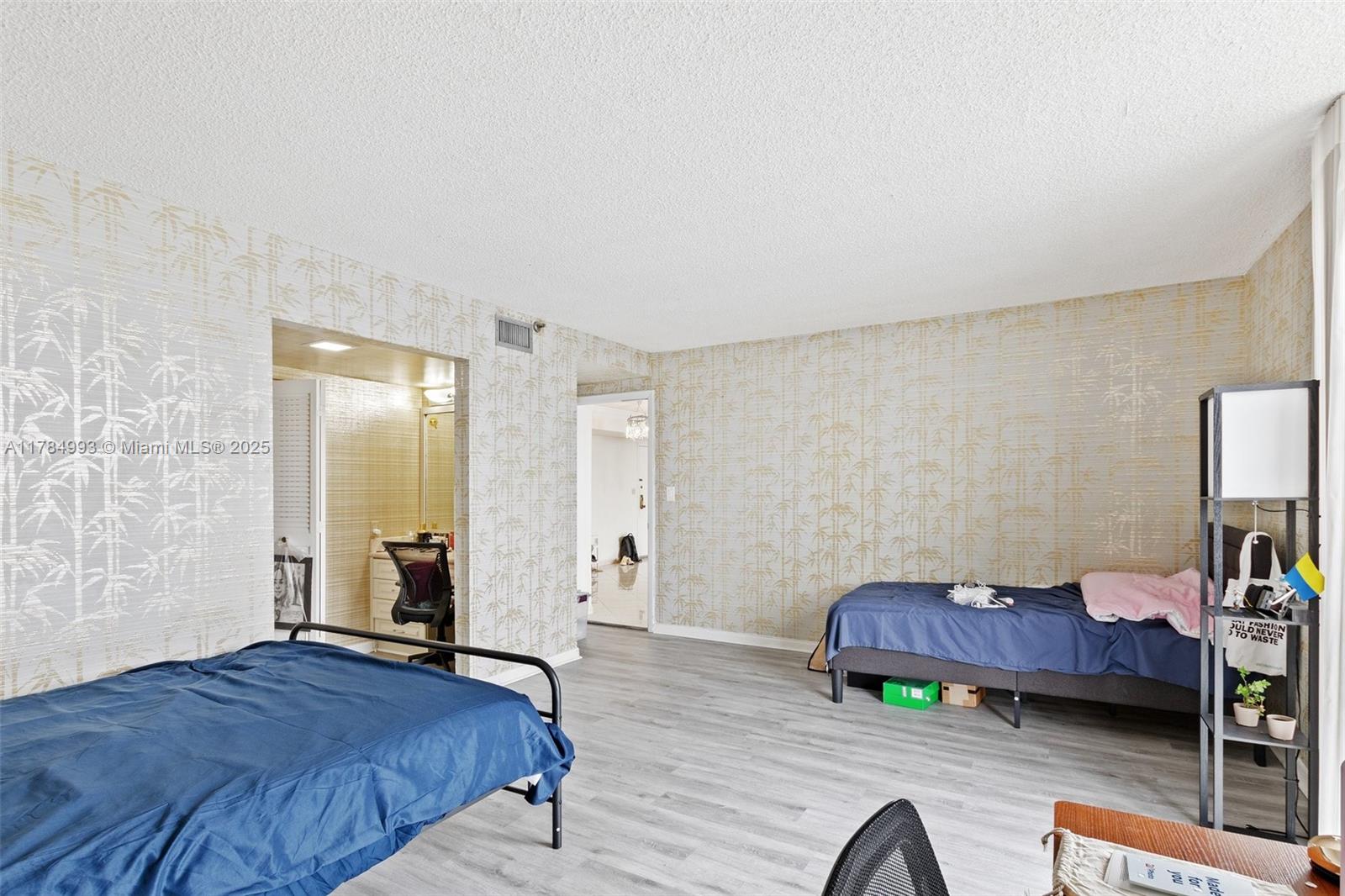 Listing Photo 17