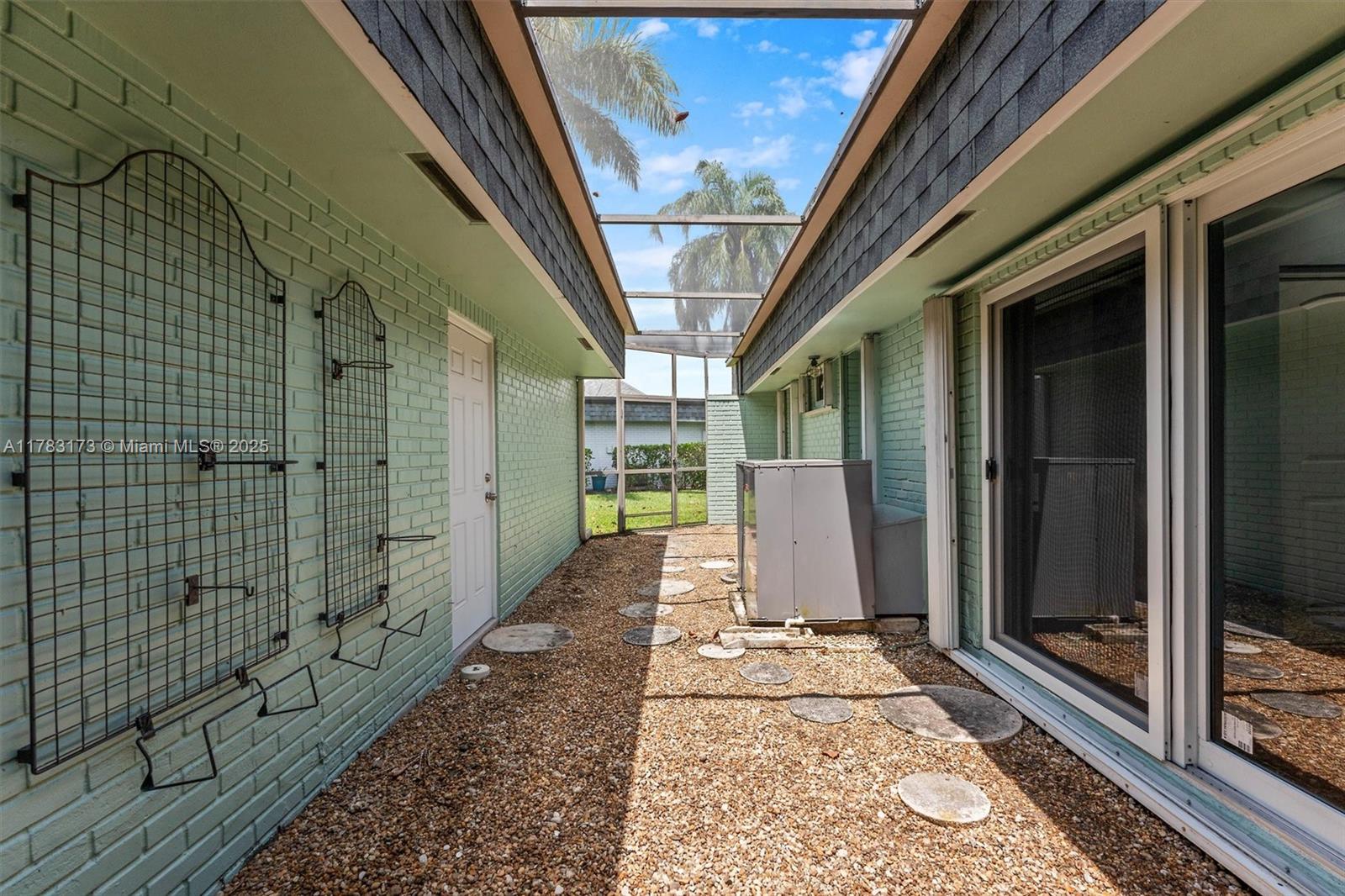5721 Bayberry Ln, Tamarac, Florida image 33