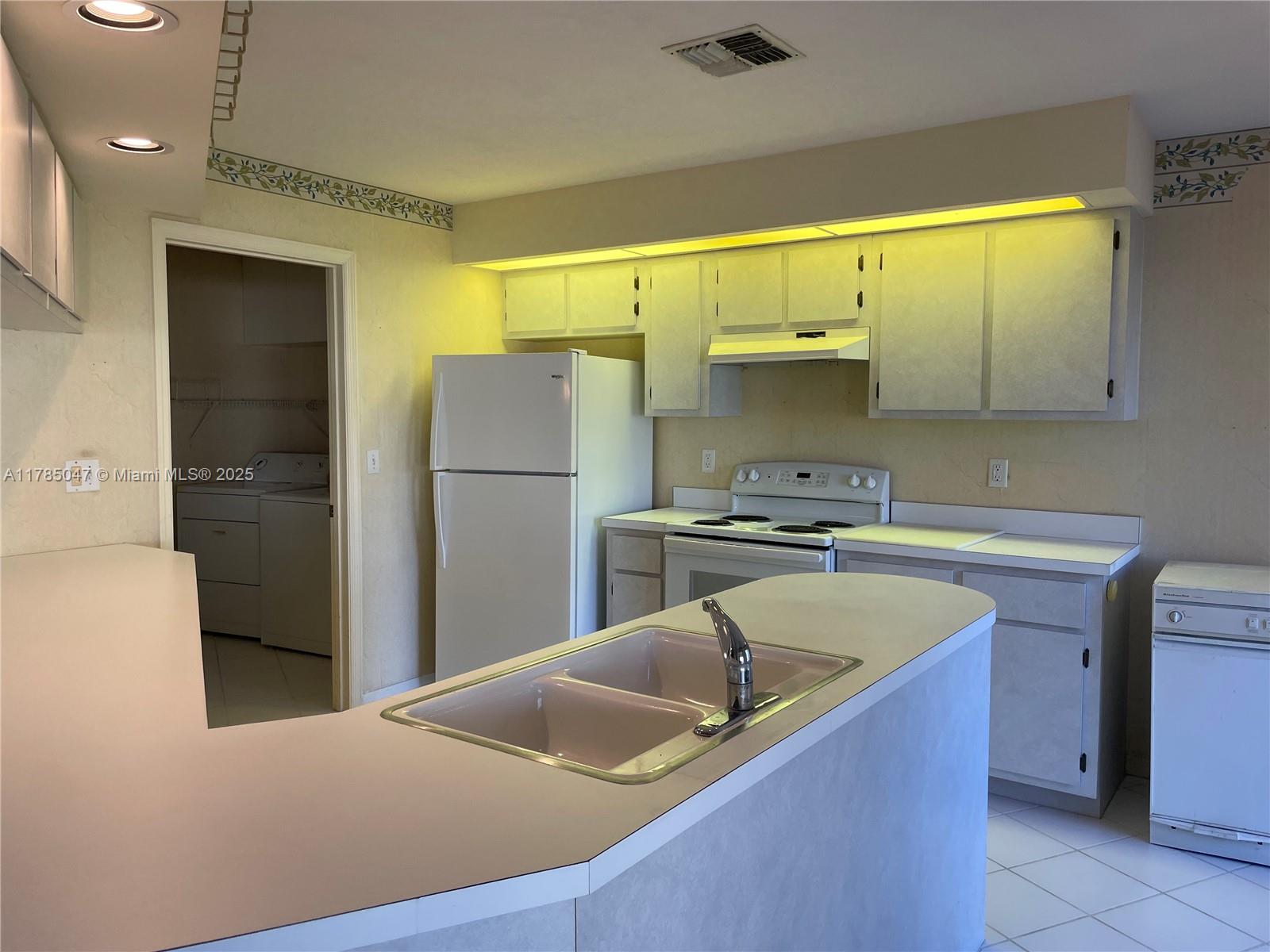 23 East Greens, Lehigh Acres, Florida image 3