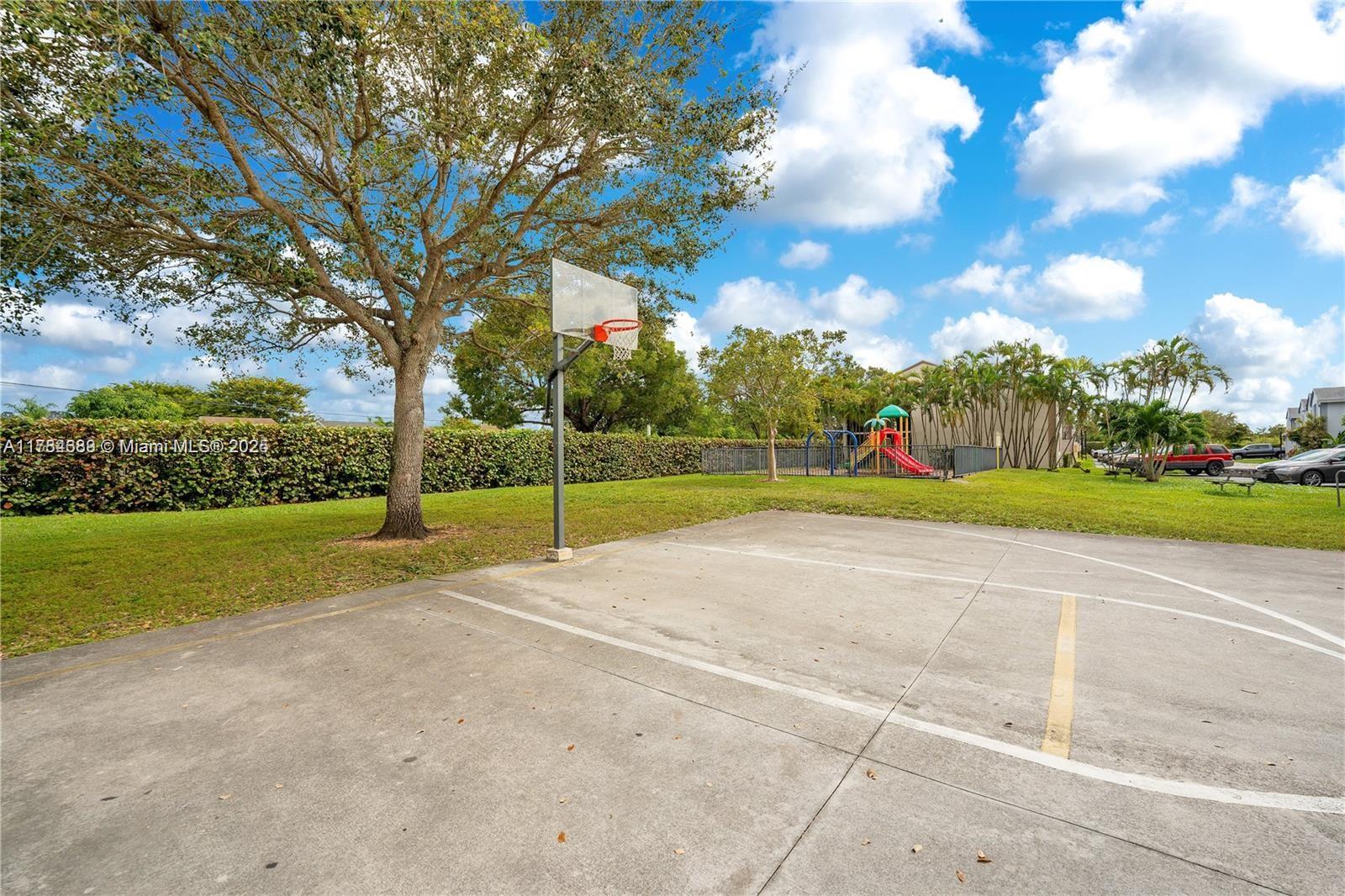 929 Hamilton Dr #929E, Homestead, Florida image 18