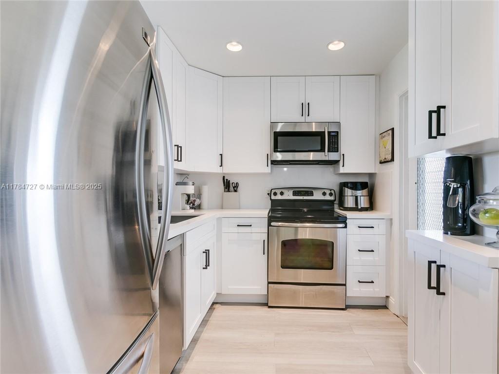 Listing Photo 11