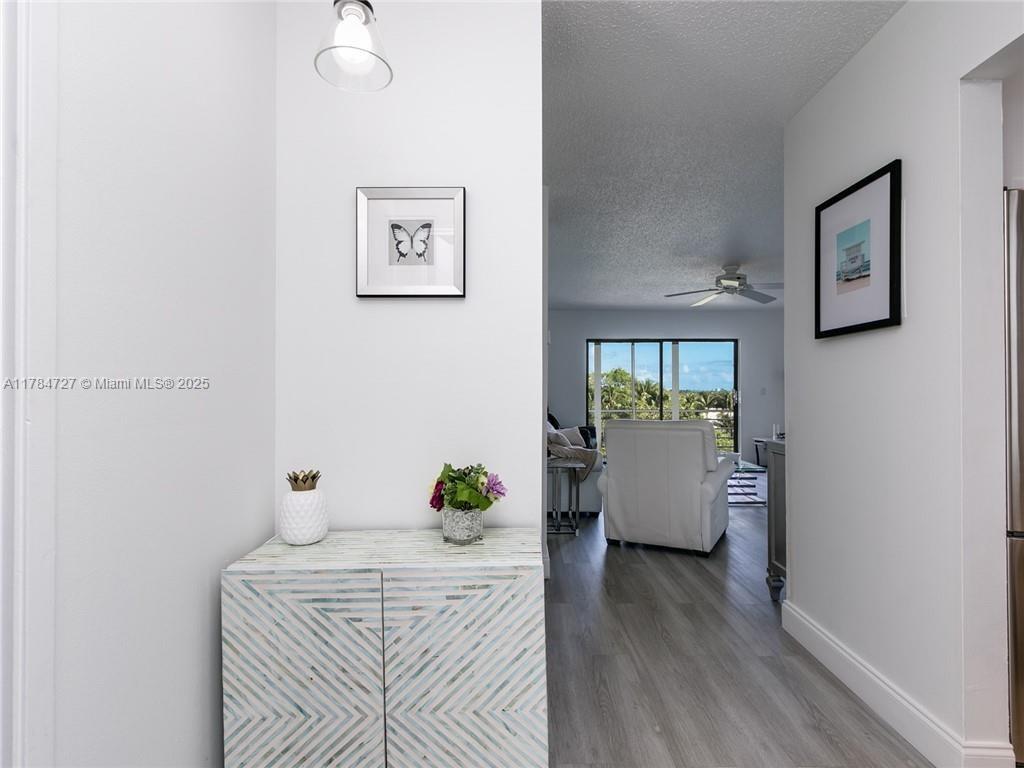 Listing Photo 12