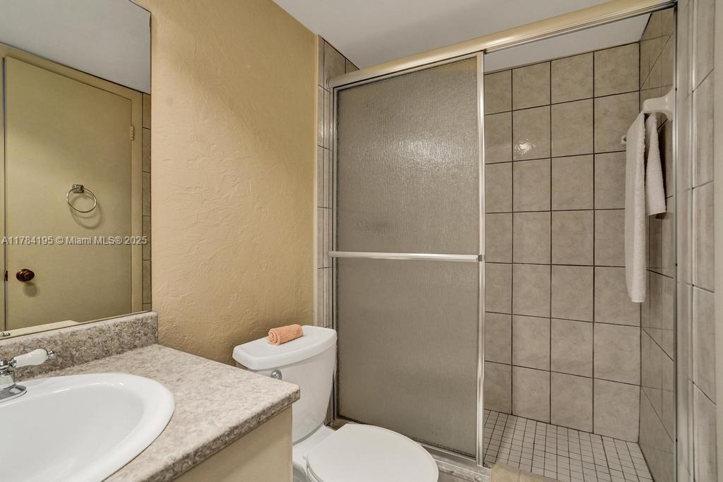 314 SE 10th St #403, Dania Beach, Florida image 15