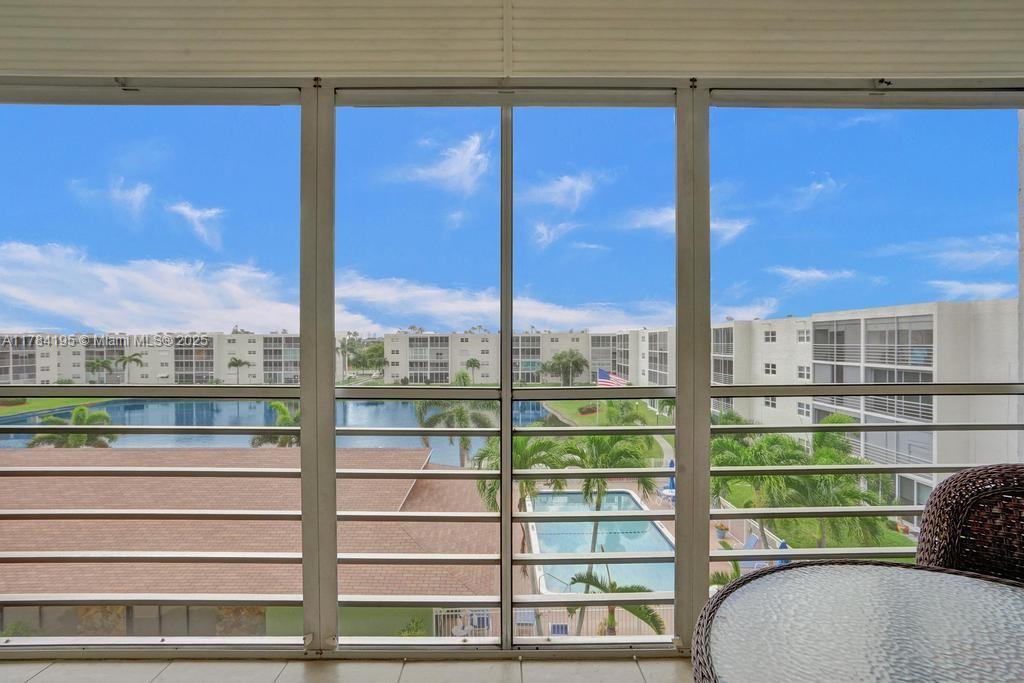 314 SE 10th St #403, Dania Beach, Florida image 2