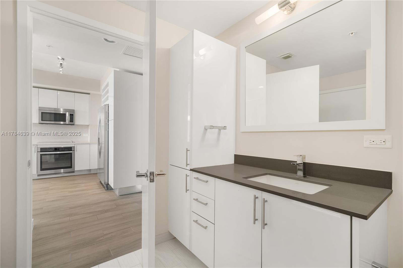 999 SW 1st Ave #3010, Miami FL 33130