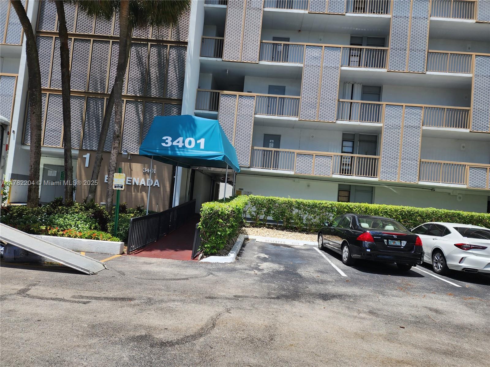3401 N Country Club Dr #117, Aventura, Florida image 9