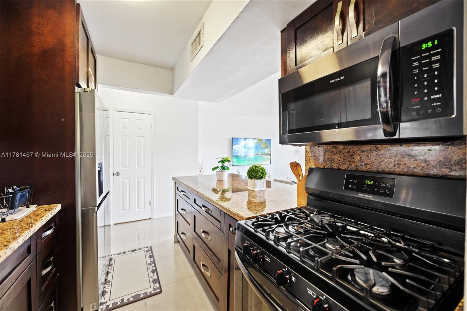 1300 W 53rd St #24, Hialeah, Florida image 9