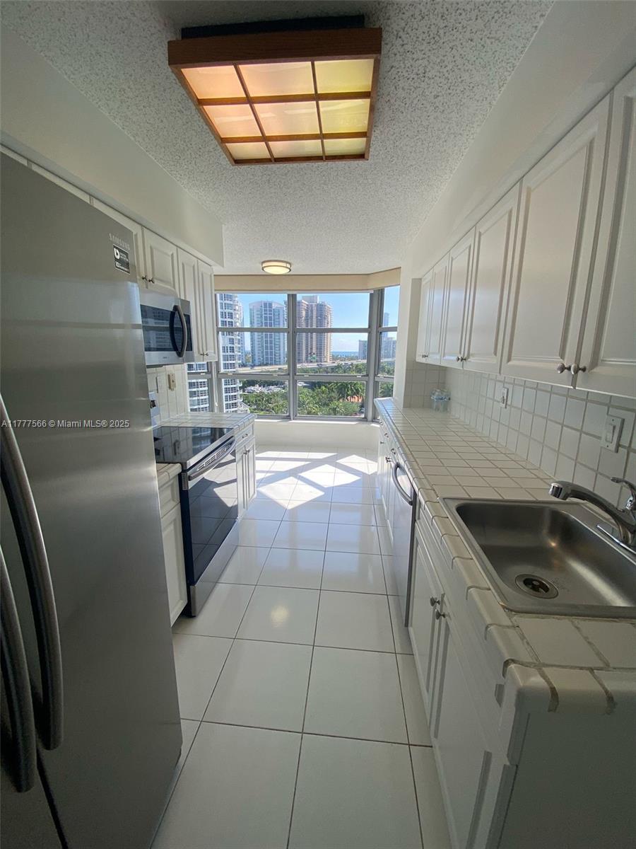 3530 Mystic Pointe Dr #1109, Aventura FL 33180
