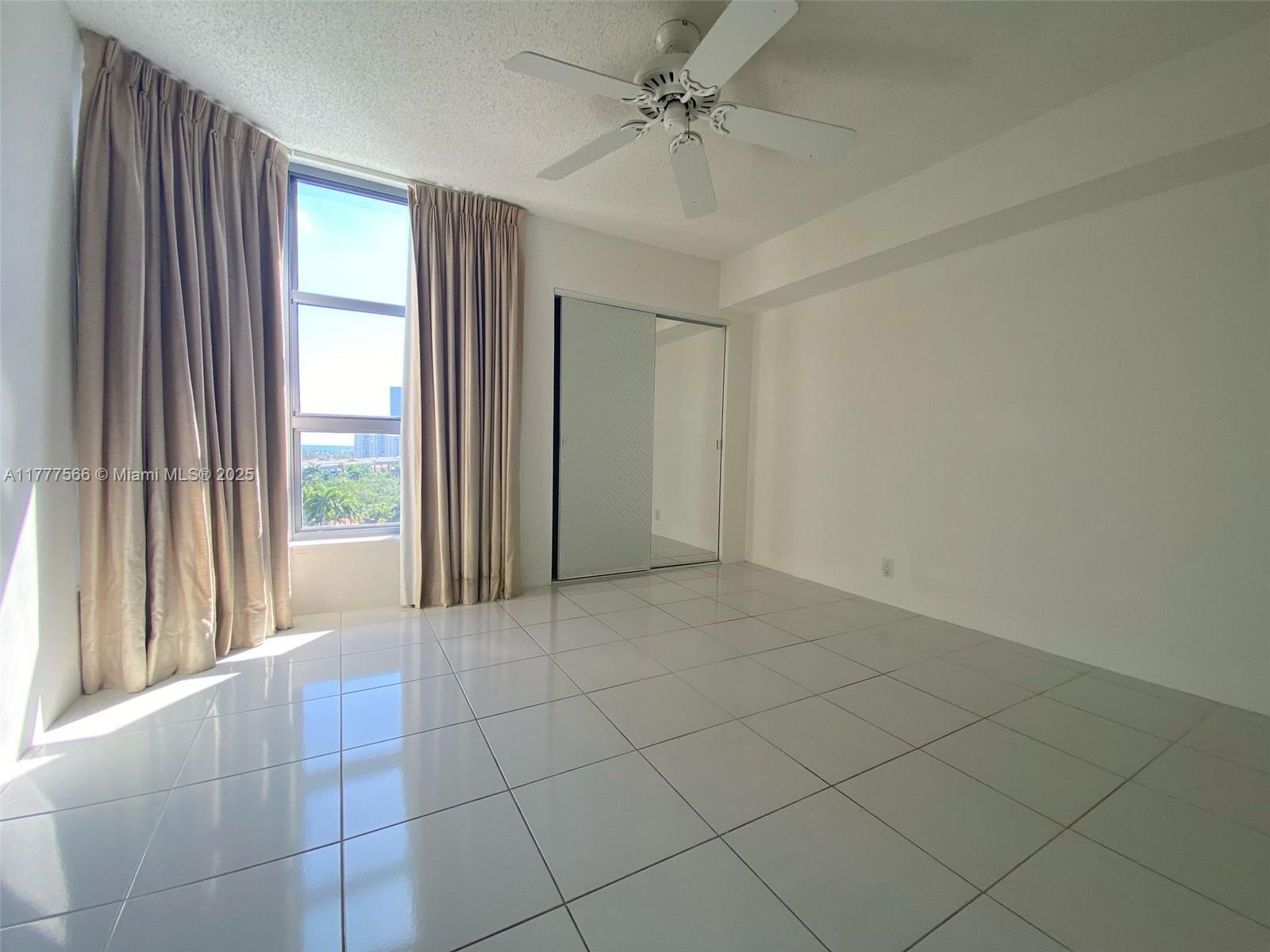 3530 Mystic Pointe Dr #1109, Aventura FL 33180
