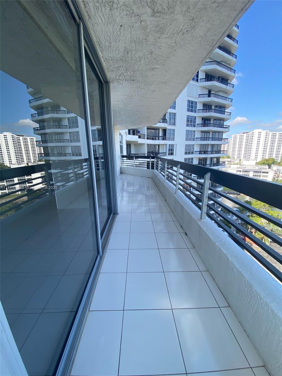 3530 Mystic Pointe Dr #1109, Aventura FL 33180