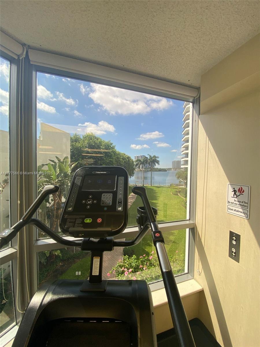 3530 Mystic Pointe Dr #1109, Aventura FL 33180