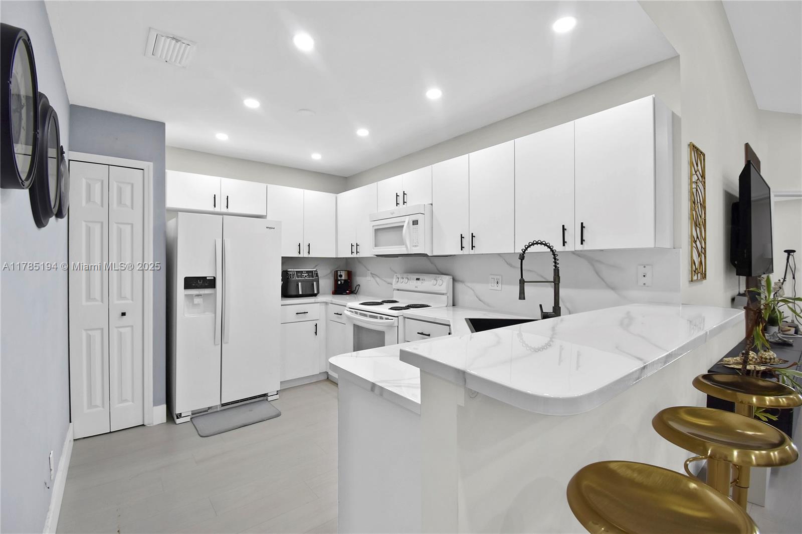 Property photo # 8