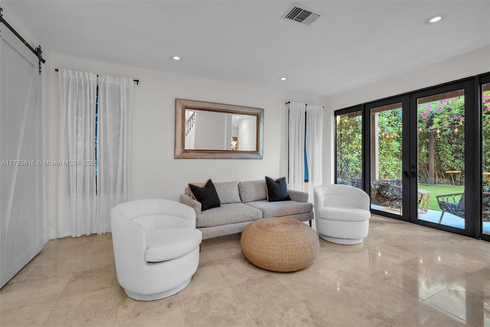 Listing Photo 8