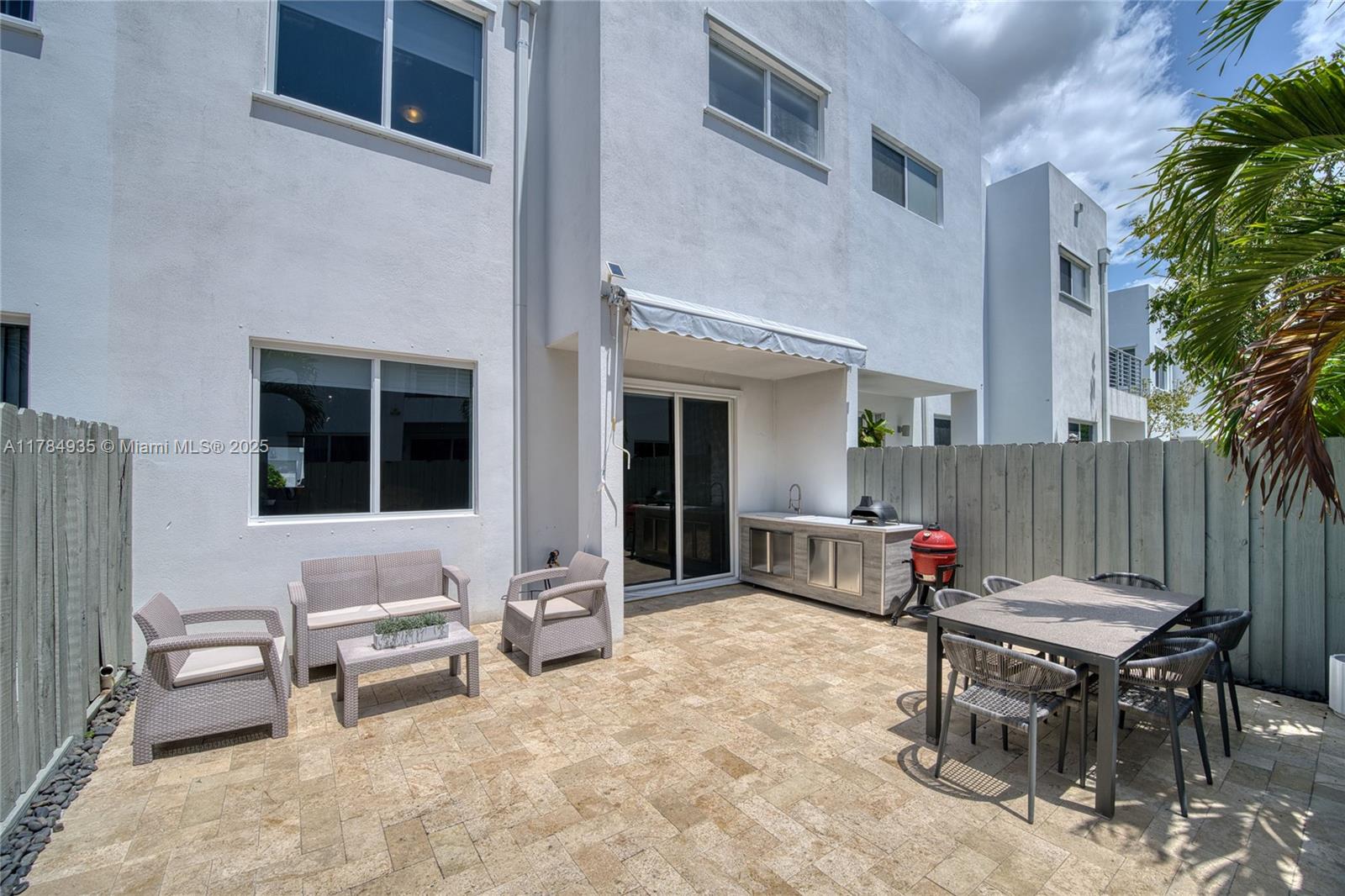 10240 NW 72nd Ter, Doral, Florida image 38