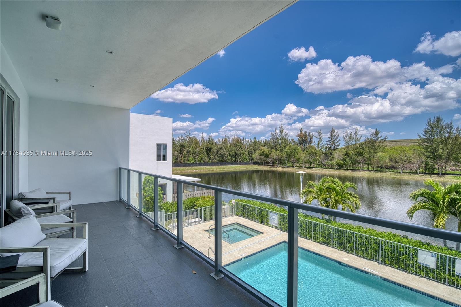 10240 NW 72nd Ter, Doral, Florida image 48