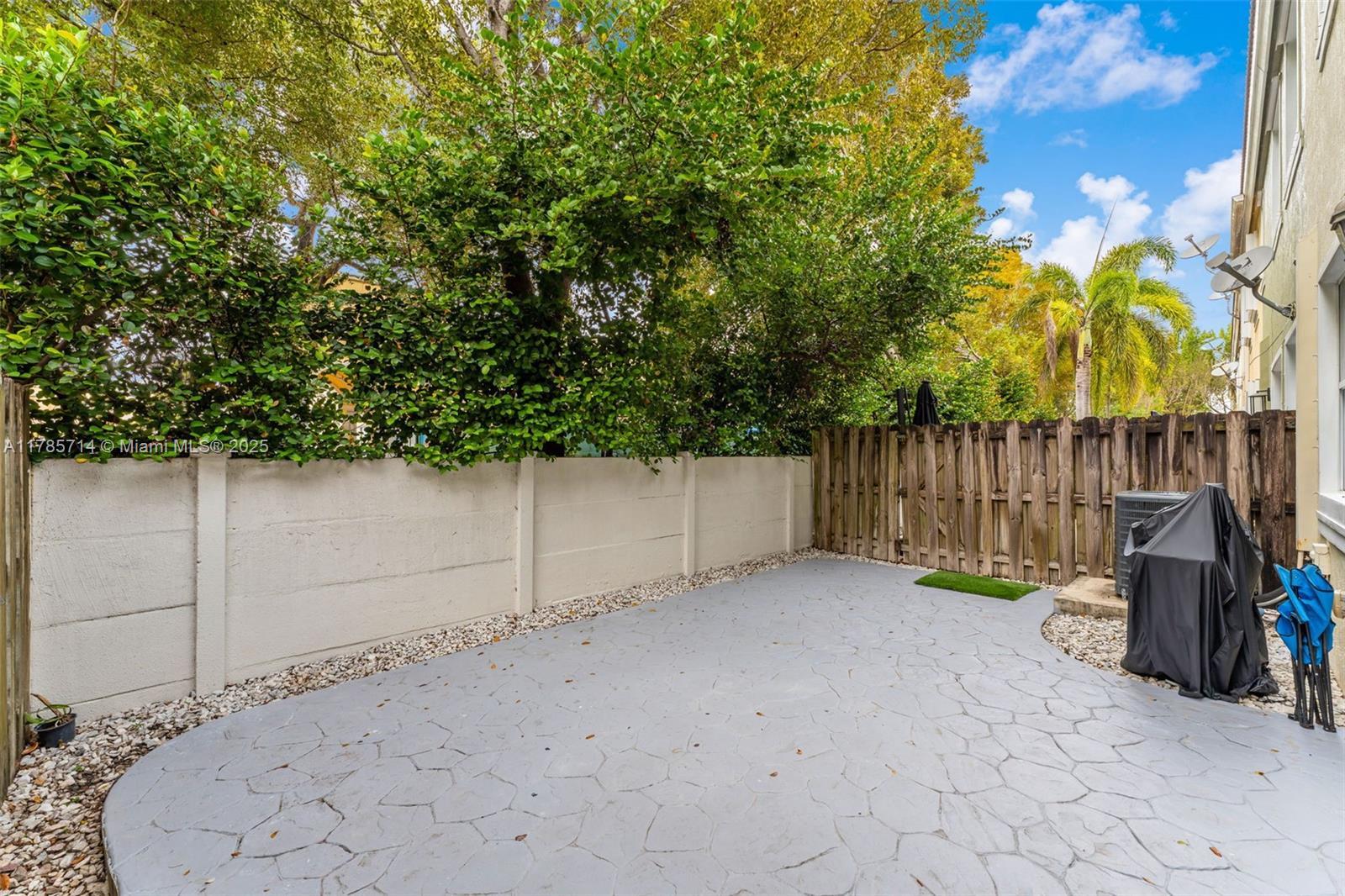 Listing Photo 25