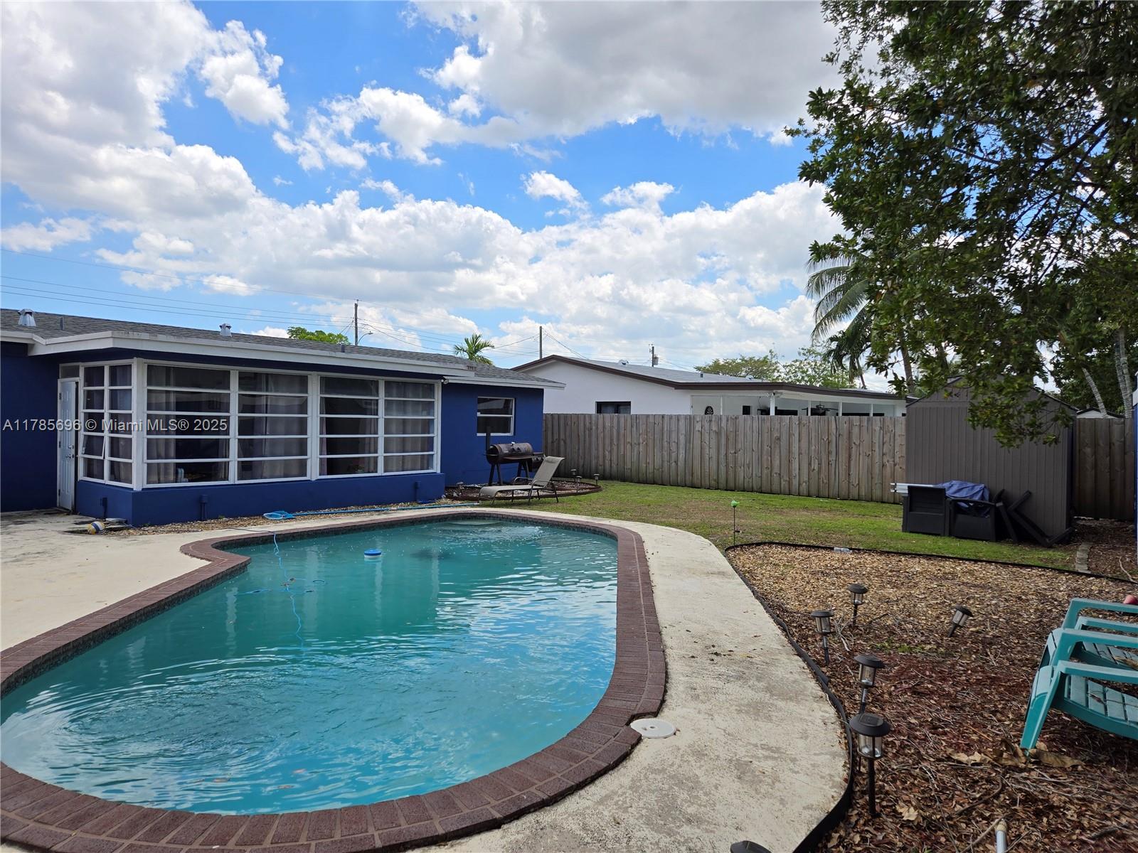 Residential, Sunrise, Florida image 11