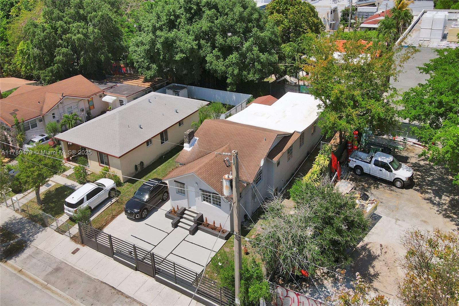 Listing Photo 11