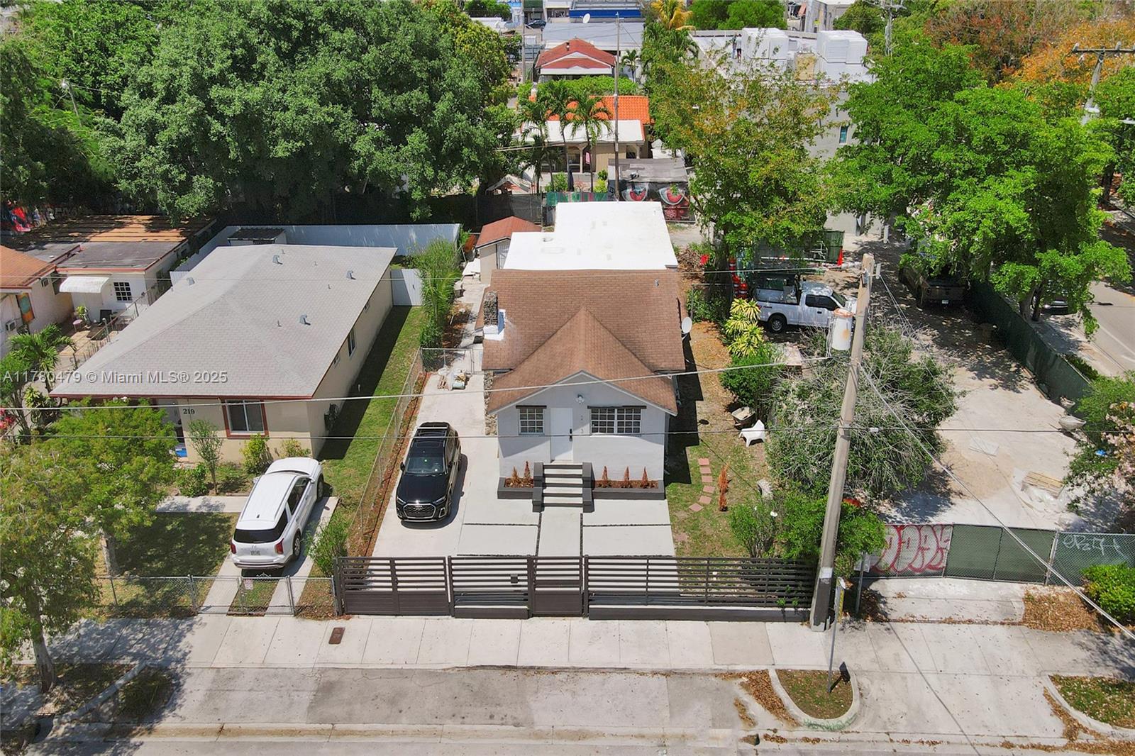 Listing Photo 8