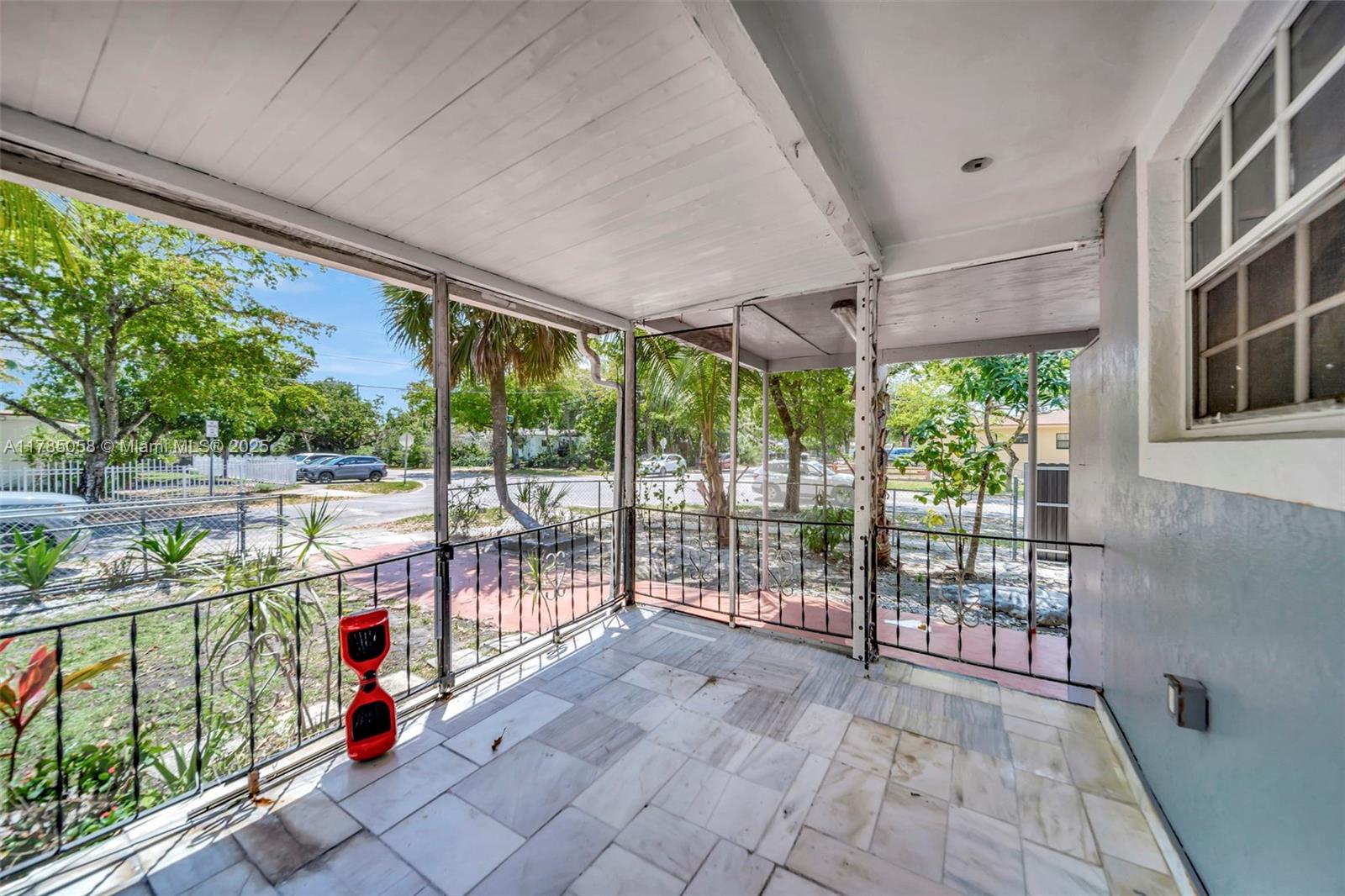 1005 NE 145th St, North Miami, Florida image 11